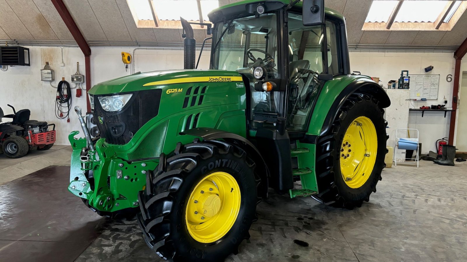 Traktor типа John Deere 6125M, Gebrauchtmaschine в Thorsø (Фотография 1)