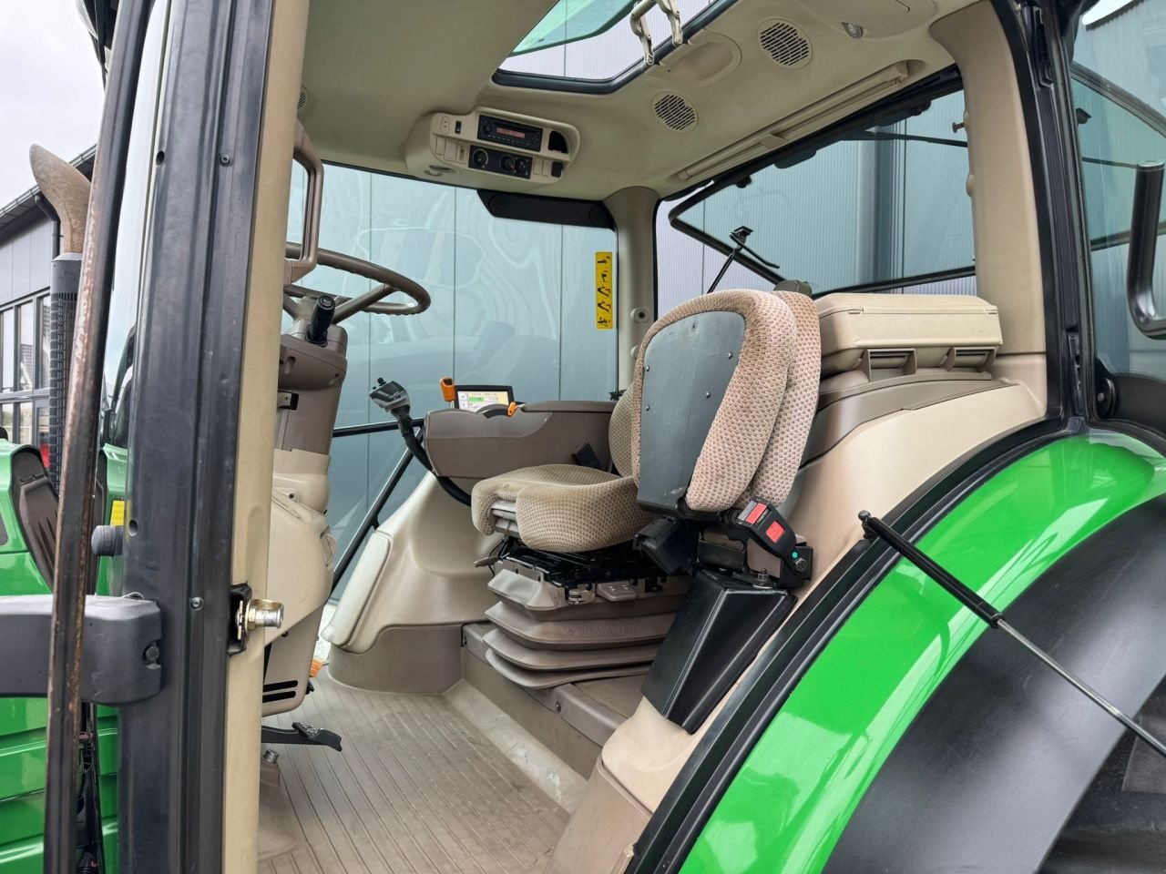 Traktor типа John Deere 6125R AP, Gebrauchtmaschine в Daarle (Фотография 9)