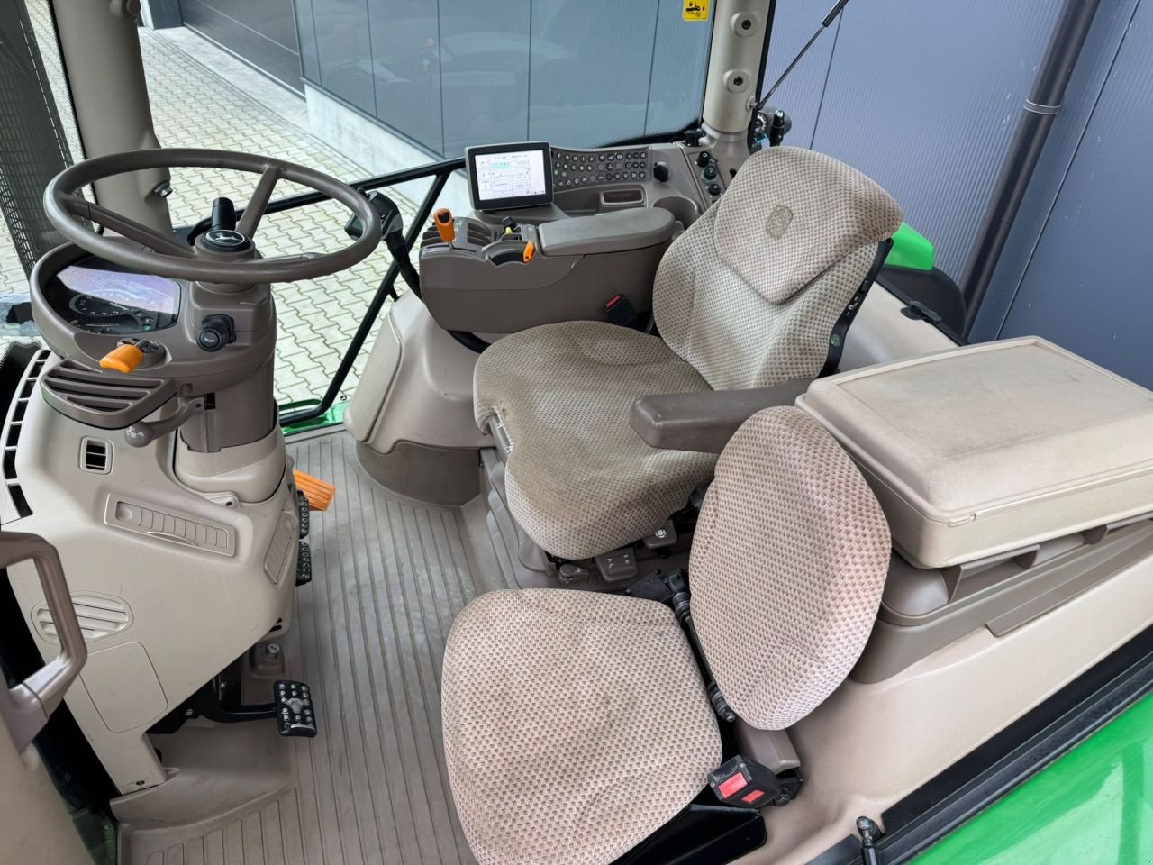 Traktor типа John Deere 6125R AP, Gebrauchtmaschine в Daarle (Фотография 10)