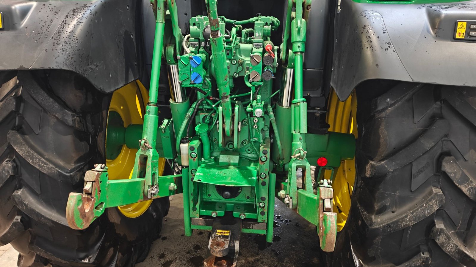 Traktor typu John Deere 6125R AutoQuad, Gebrauchtmaschine w Holstebro (Zdjęcie 16)