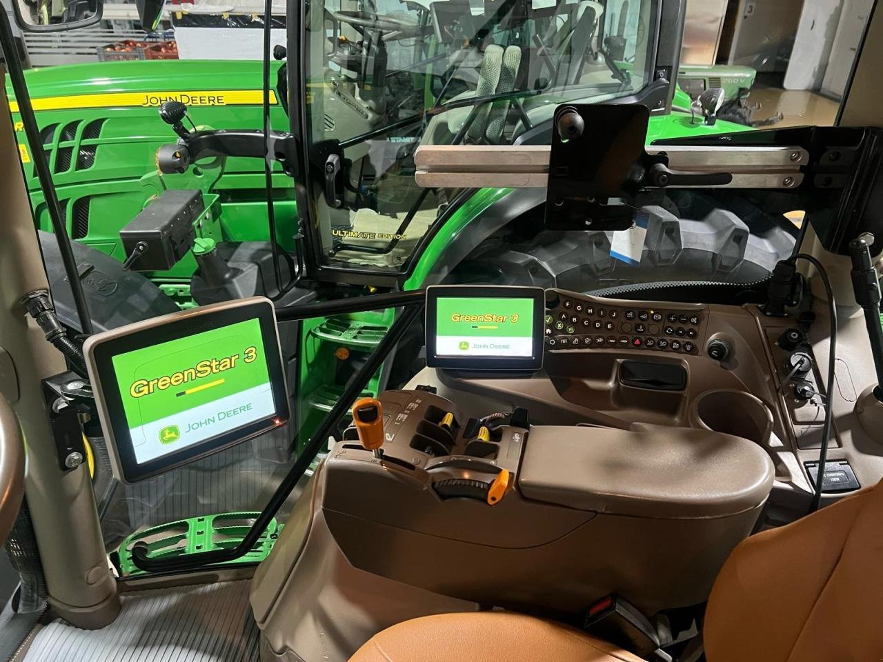 Traktor des Typs John Deere 6125R Ultimate, Gebrauchtmaschine in Niederkirchen (Bild 15)