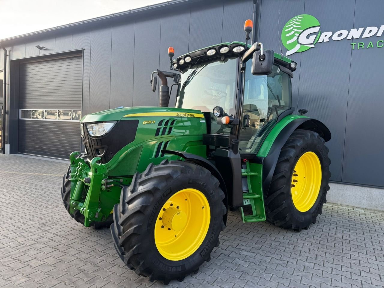 Traktor Türe ait John Deere 6125R, Gebrauchtmaschine içinde Daarle (resim 2)