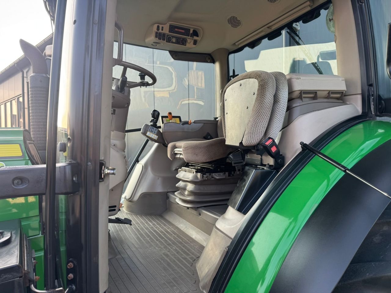 Traktor Türe ait John Deere 6125R, Gebrauchtmaschine içinde Daarle (resim 8)