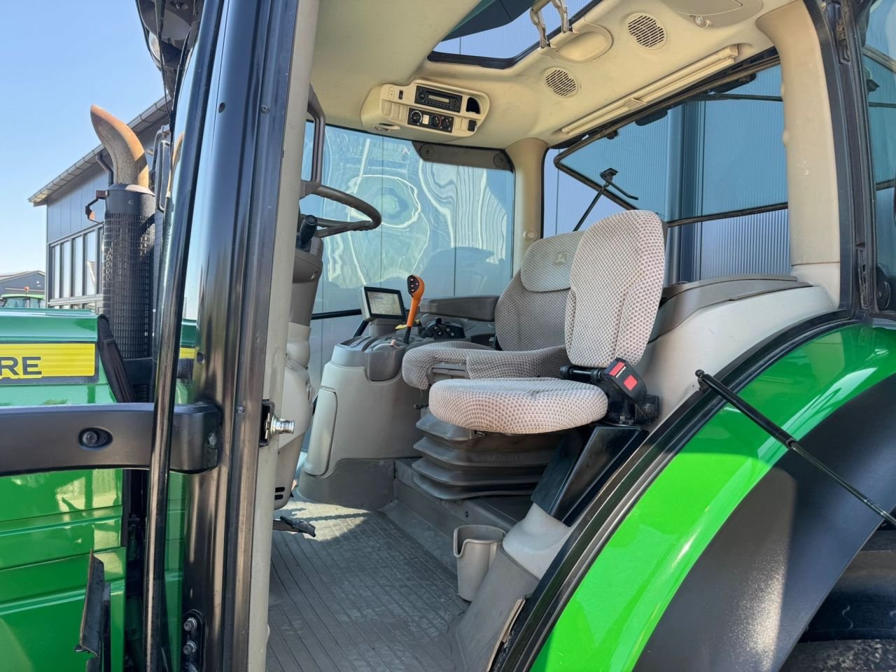 Traktor типа John Deere 6125R, Gebrauchtmaschine в Daarle (Фотография 8)