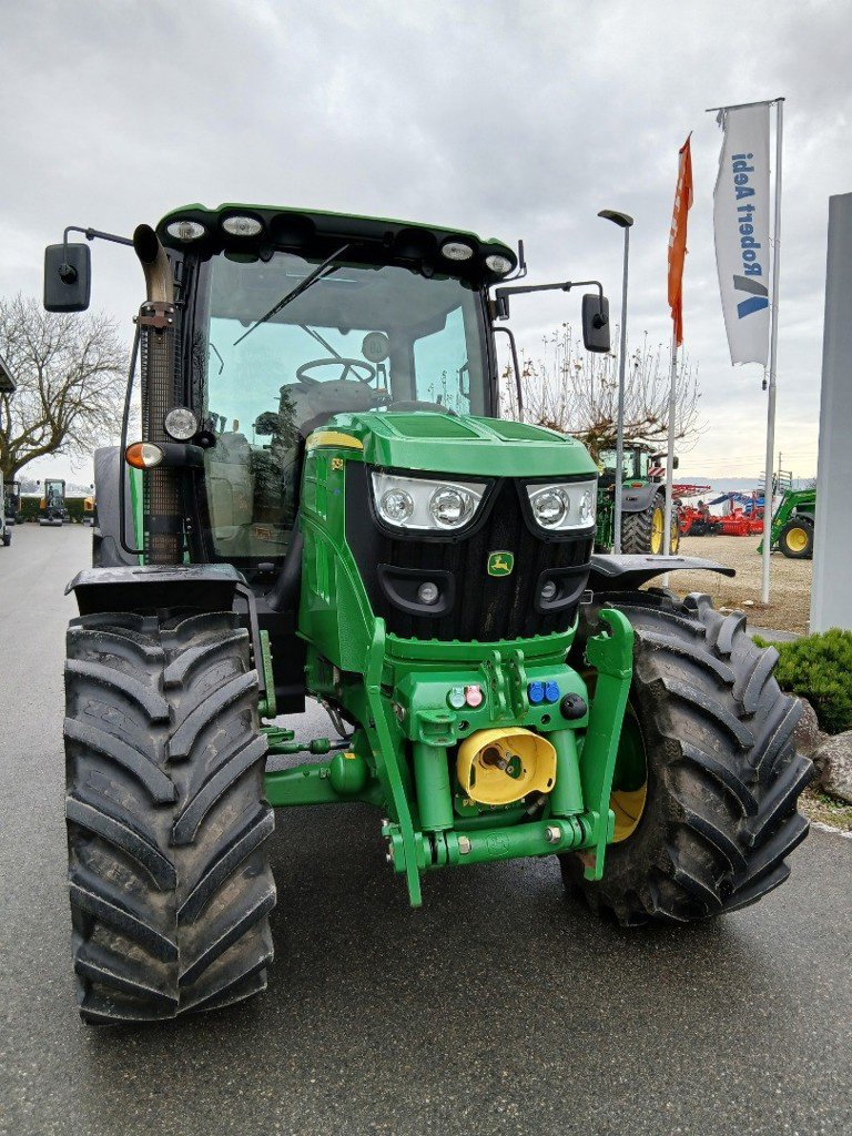 Traktor типа John Deere 6125R, Gebrauchtmaschine в Lengnau (Фотография 5)