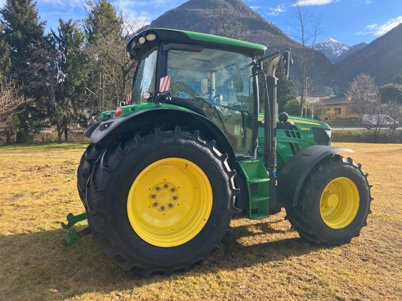 Traktor типа John Deere 6125R, Gebrauchtmaschine в Arbedo (Фотография 3)