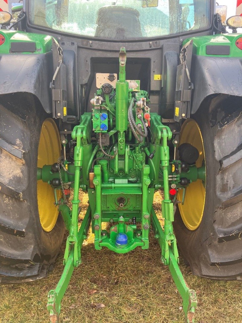 Traktor типа John Deere 6125R, Gebrauchtmaschine в Arbedo (Фотография 8)