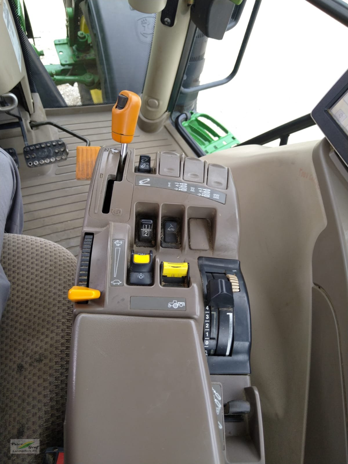 Traktor типа John Deere 6125R, Gebrauchtmaschine в Pegnitz-Bronn (Фотография 12)