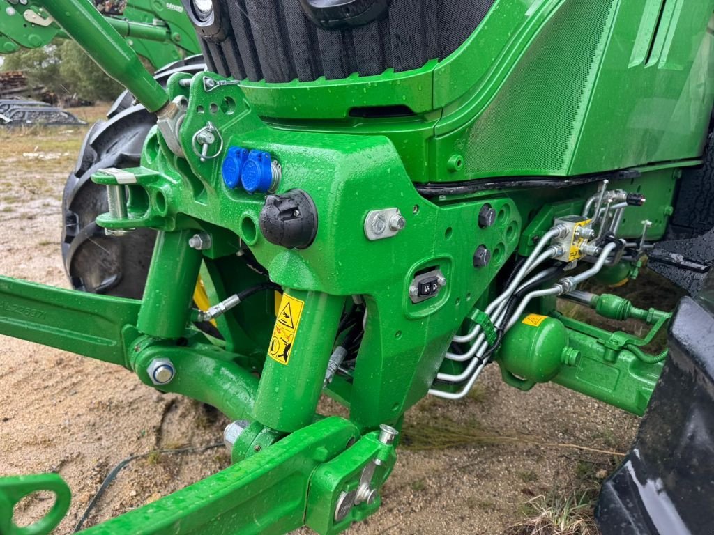 Traktor типа John Deere 6130 M AUTOPOWER, Gebrauchtmaschine в UZERCHE (Фотография 8)