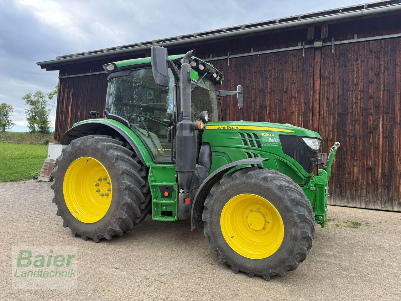 Traktor van het type John Deere 6130 R, Gebrauchtmaschine in OBERNDORF-HOCHMOESSINGEN (Foto 2)