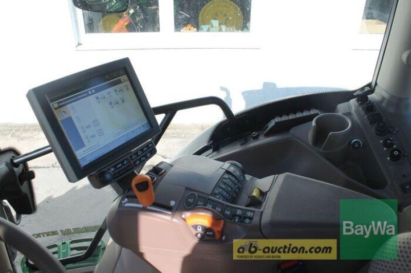 Traktor des Typs John Deere 6130 R, Gebrauchtmaschine in Straubing (Bild 12)