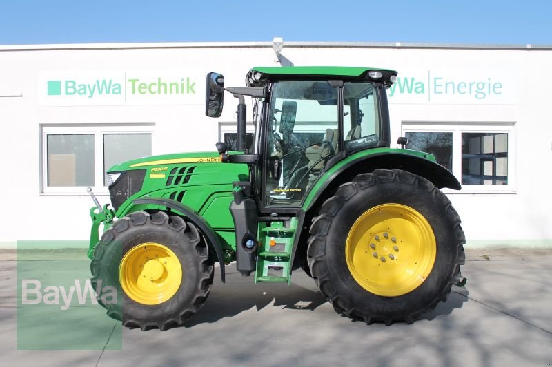 Traktor van het type John Deere 6130 R, Gebrauchtmaschine in Straubing (Foto 1)