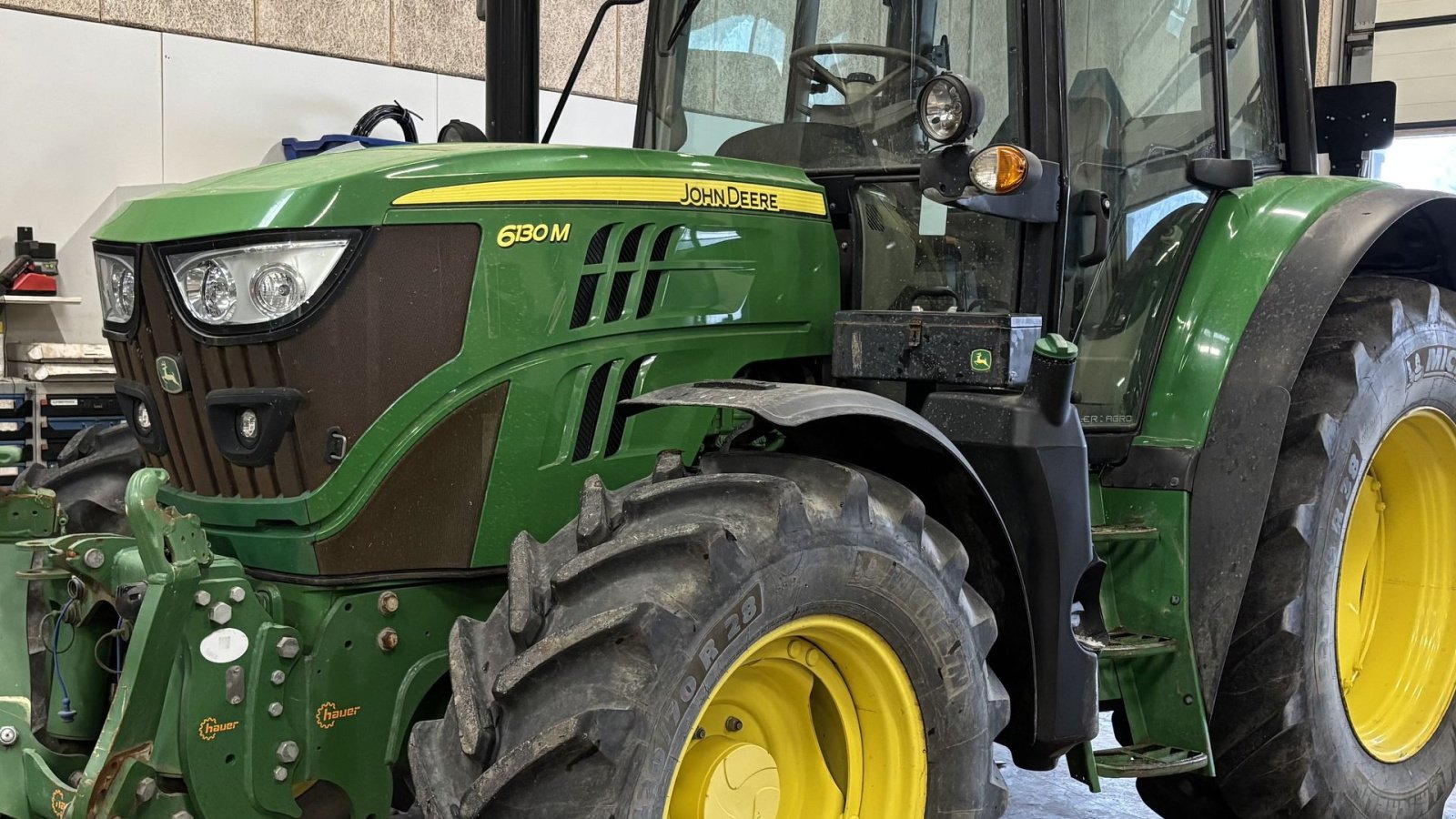 Traktor za tip John Deere 6130M Med frontlift, Gebrauchtmaschine u Lintrup (Slika 1)