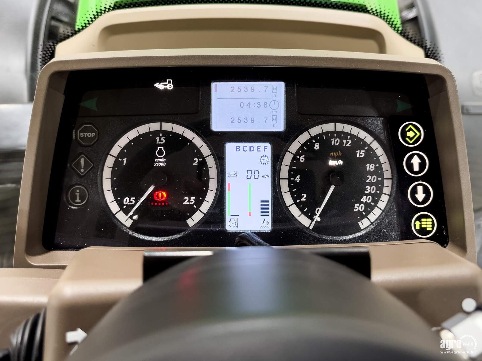 Traktor типа John Deere 6130M, Gebrauchtmaschine в Csengele (Фотография 27)