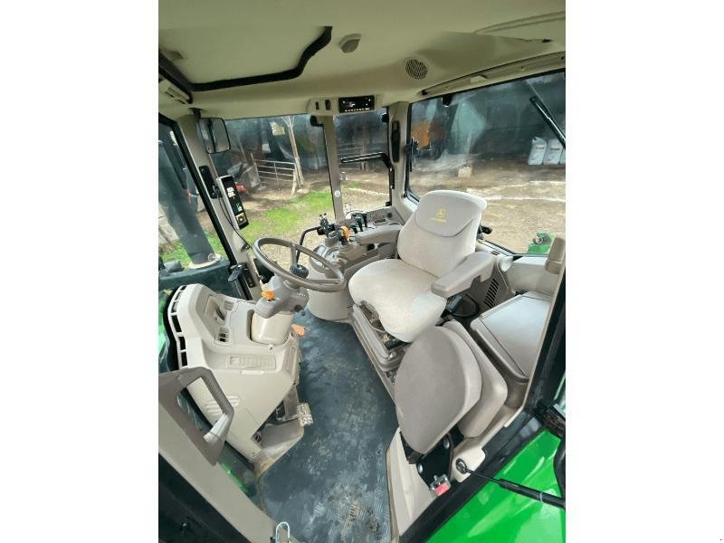 Traktor типа John Deere 6130M, Gebrauchtmaschine в SAINT-GERMAIN DU PUY (Фотография 8)