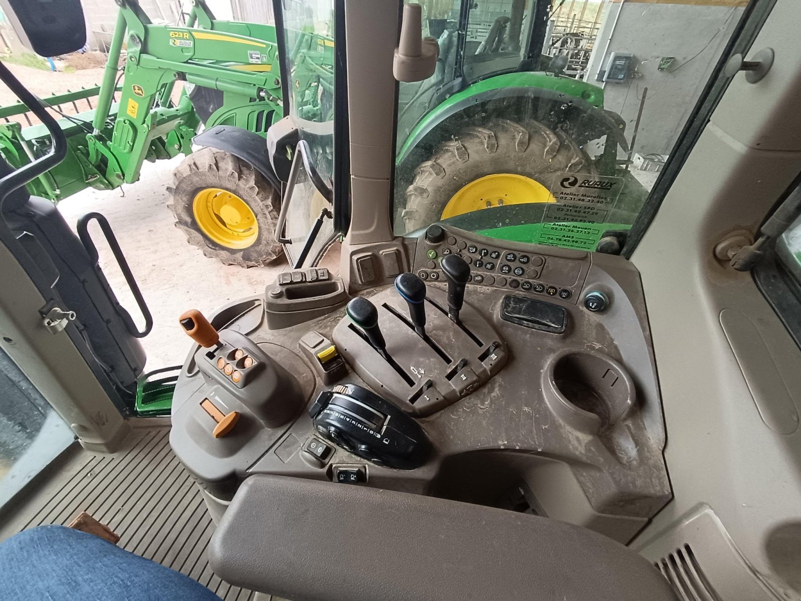 Traktor типа John Deere 6130M, Gebrauchtmaschine в Le Horps (Фотография 9)