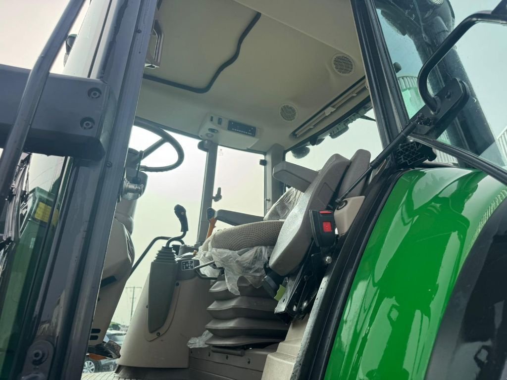 Traktor van het type John Deere 6130M, Gebrauchtmaschine in MONTLUCON (Foto 7)