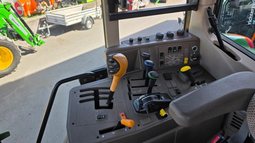 Traktor типа John Deere 6130M, Gebrauchtmaschine в Altendorf (Фотография 7)