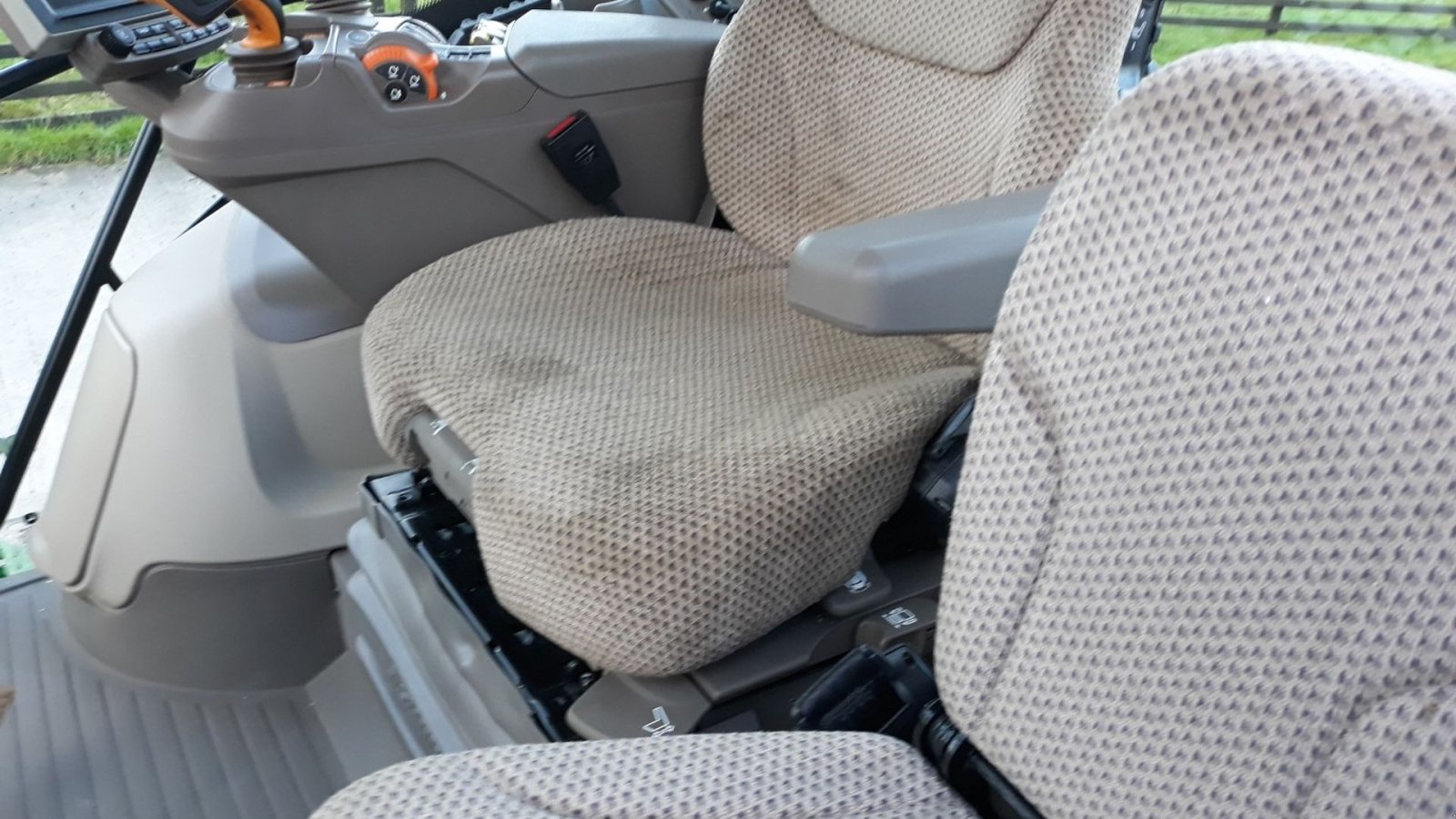 Traktor del tipo John Deere 6130R m/frontlift Autotrack aktiveret, Gebrauchtmaschine en Toftlund (Imagen 5)