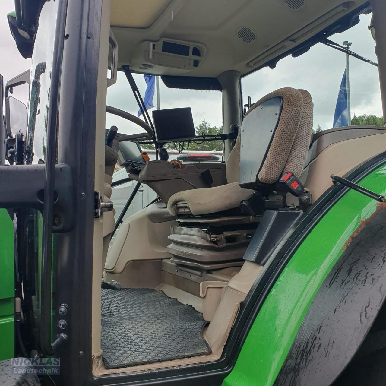 Traktor типа John Deere 6130R Premium auch mit Frontlader, Gebrauchtmaschine в Schirradorf (Фотография 10)
