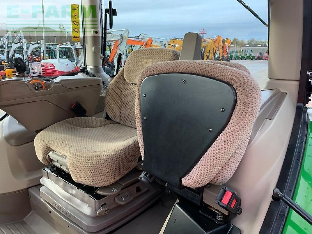 Traktor типа John Deere 6130r premium edition tractor (st25360), Gebrauchtmaschine в SHAFTESBURY (Фотография 17)