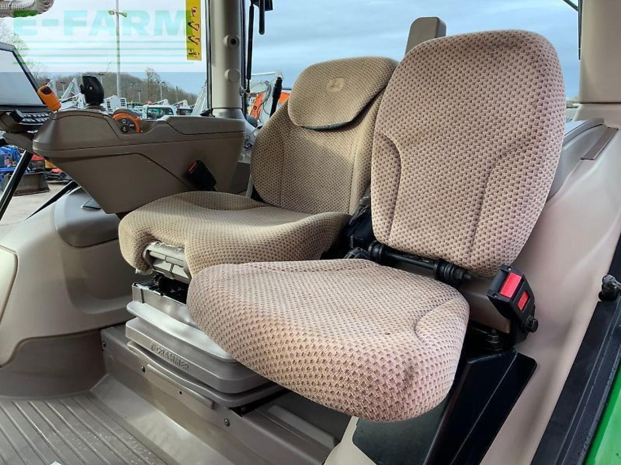 Traktor типа John Deere 6130r premium edition tractor (st25360), Gebrauchtmaschine в SHAFTESBURY (Фотография 18)