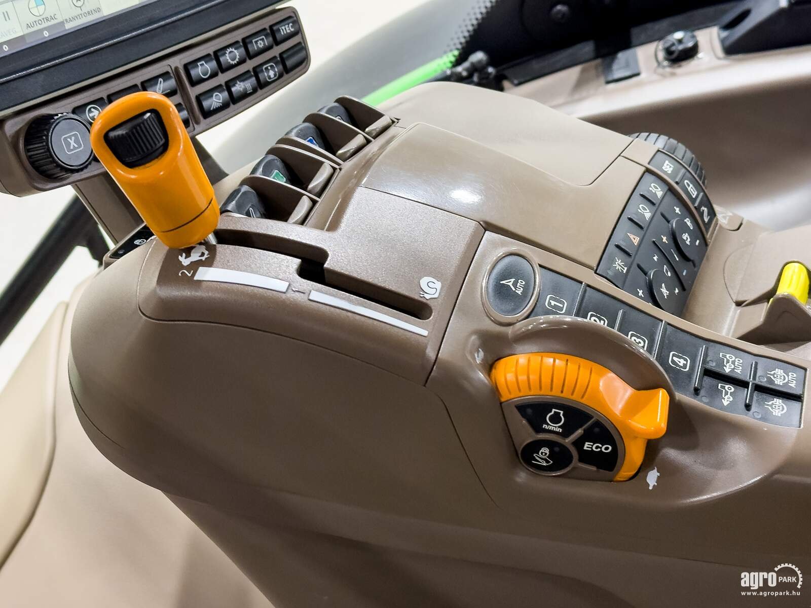 Traktor of the type John Deere 6130R, Gebrauchtmaschine in Csengele (Picture 13)