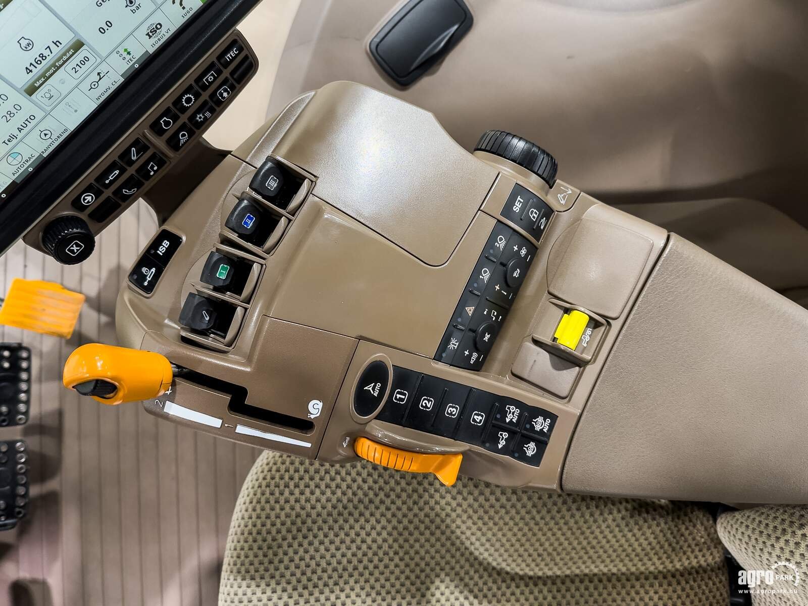 Traktor of the type John Deere 6130R, Gebrauchtmaschine in Csengele (Picture 15)