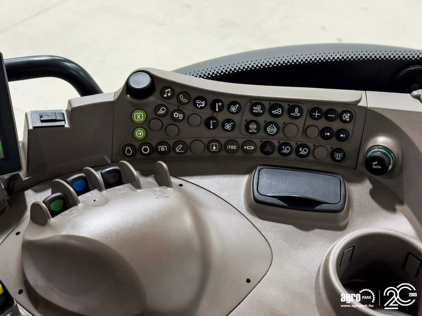 Traktor a típus John Deere 6130R, Gebrauchtmaschine ekkor: Csengele (Kép 16)