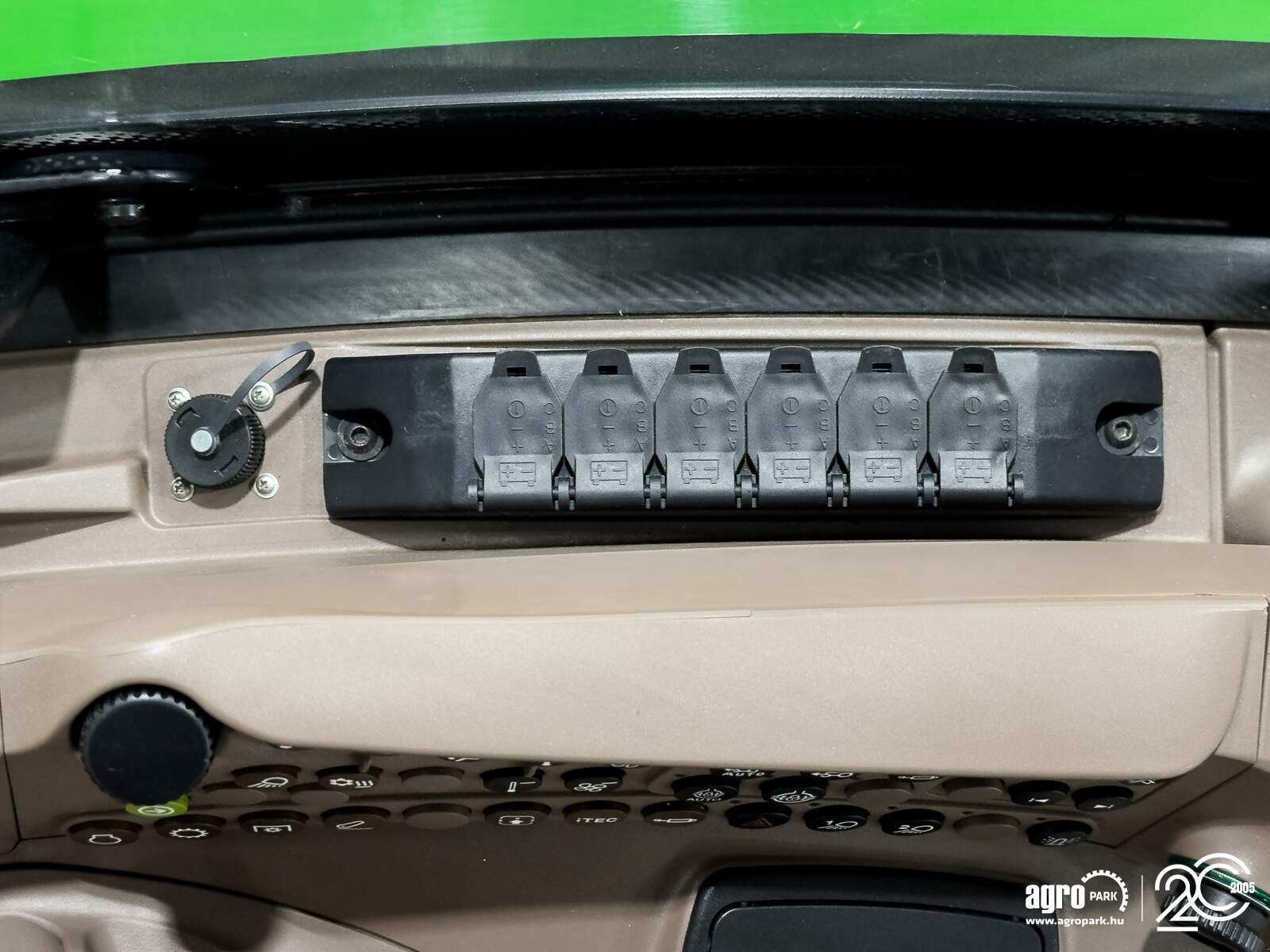 Traktor a típus John Deere 6130R, Gebrauchtmaschine ekkor: Csengele (Kép 18)