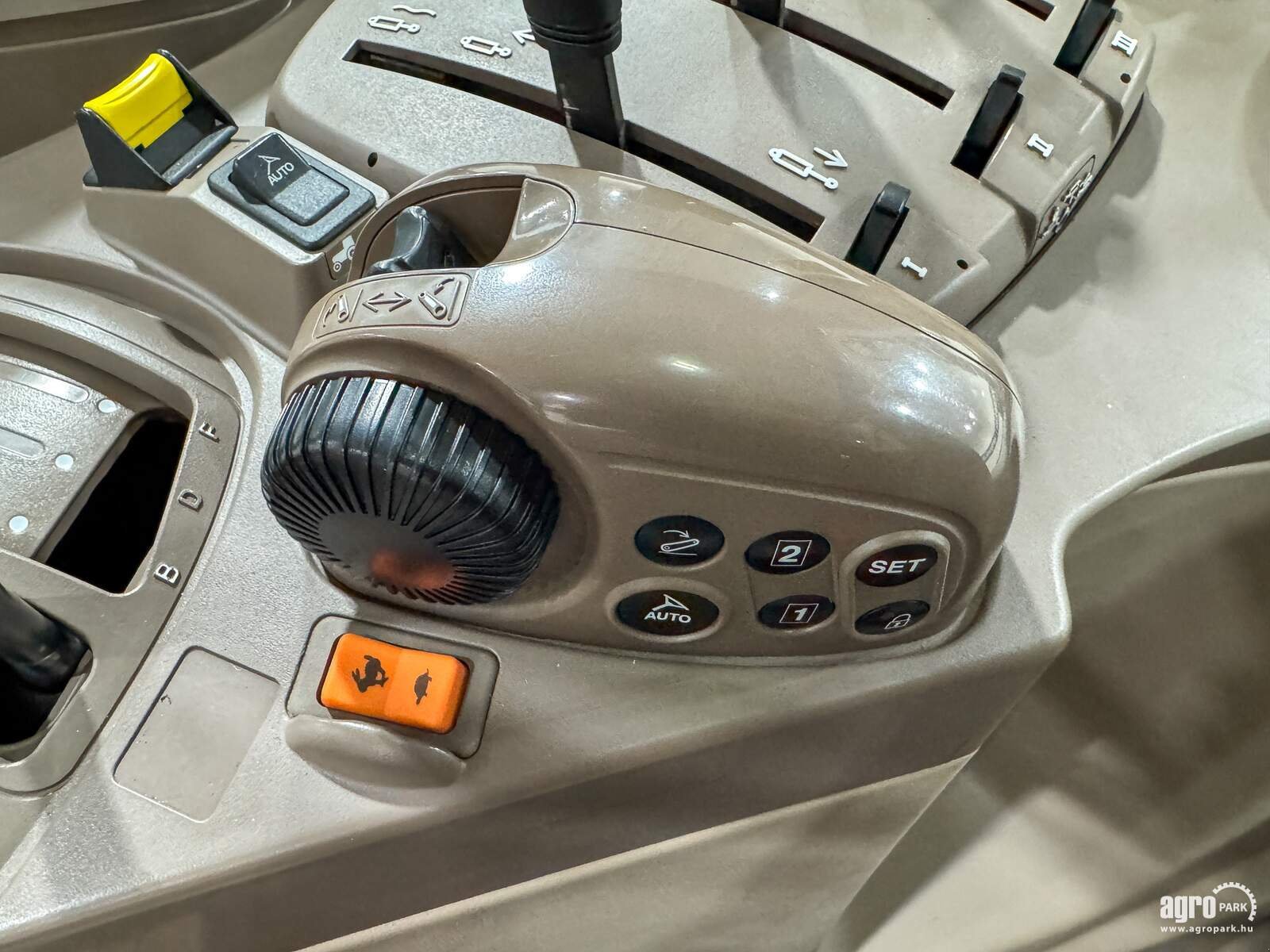 Traktor типа John Deere 6130R, Gebrauchtmaschine в Csengele (Фотография 15)