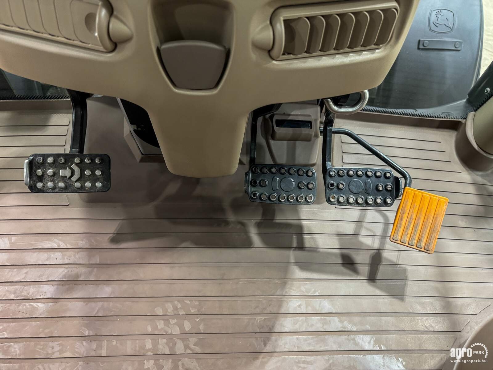 Traktor типа John Deere 6130R, Gebrauchtmaschine в Csengele (Фотография 22)