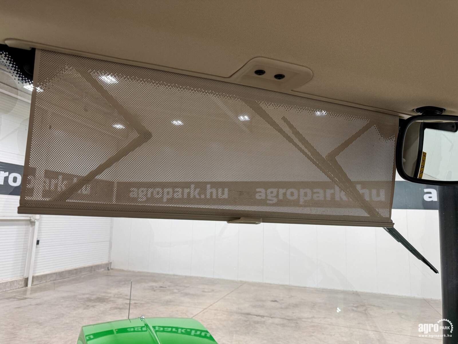 Traktor типа John Deere 6130R, Gebrauchtmaschine в Csengele (Фотография 24)