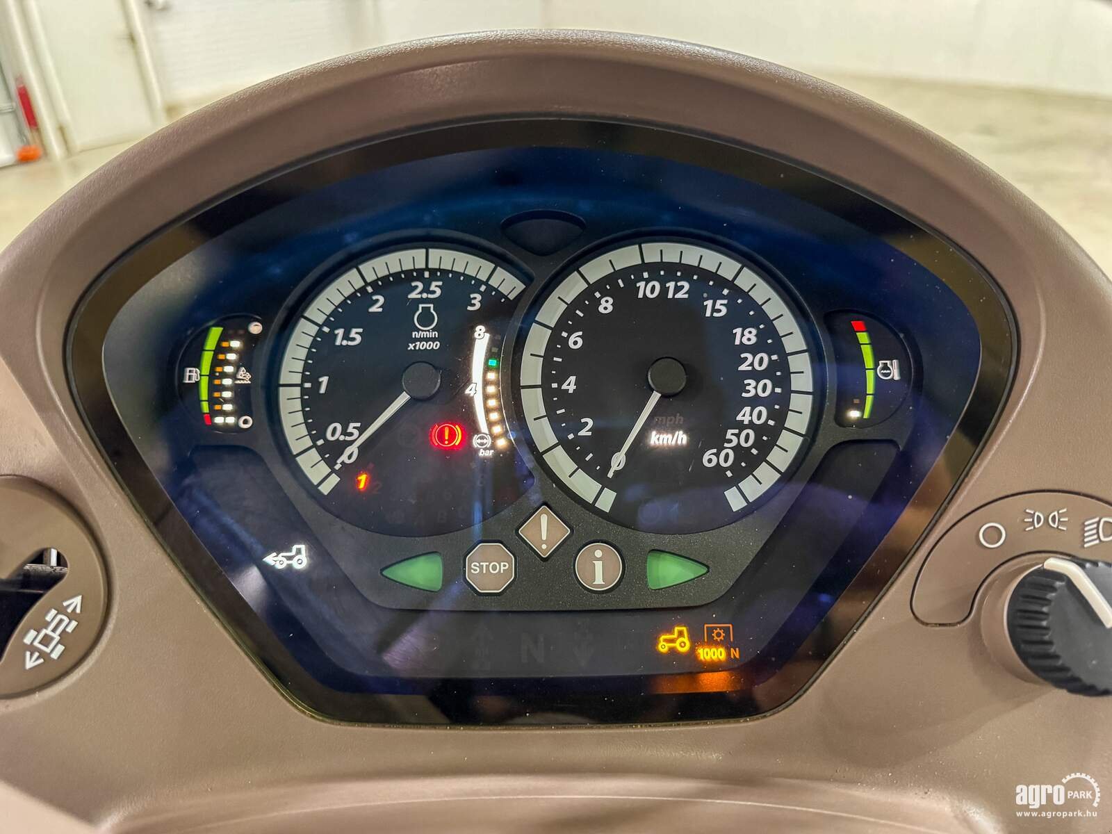 Traktor типа John Deere 6130R, Gebrauchtmaschine в Csengele (Фотография 28)