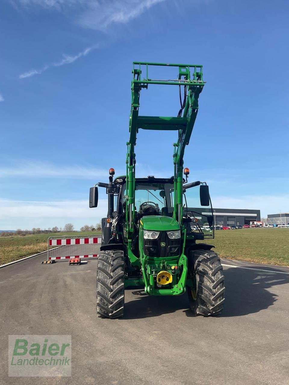 Traktor типа John Deere 6130R, Gebrauchtmaschine в OBERNDORF-HOCHMOESSINGEN (Фотография 4)