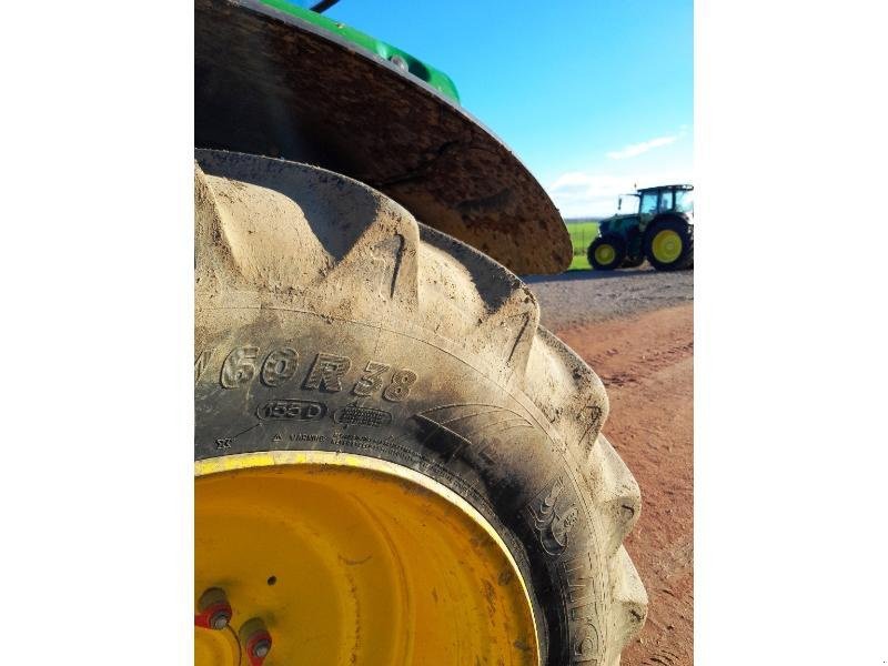 Traktor typu John Deere 6130R, Gebrauchtmaschine v SAINT-GERMAIN DU PUY (Obrázek 5)