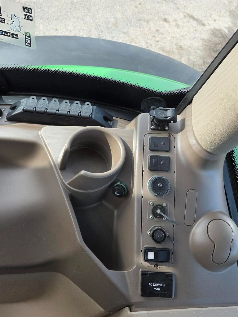 Traktor του τύπου John Deere 6130R, Gebrauchtmaschine σε ATHIS (Φωτογραφία 9)