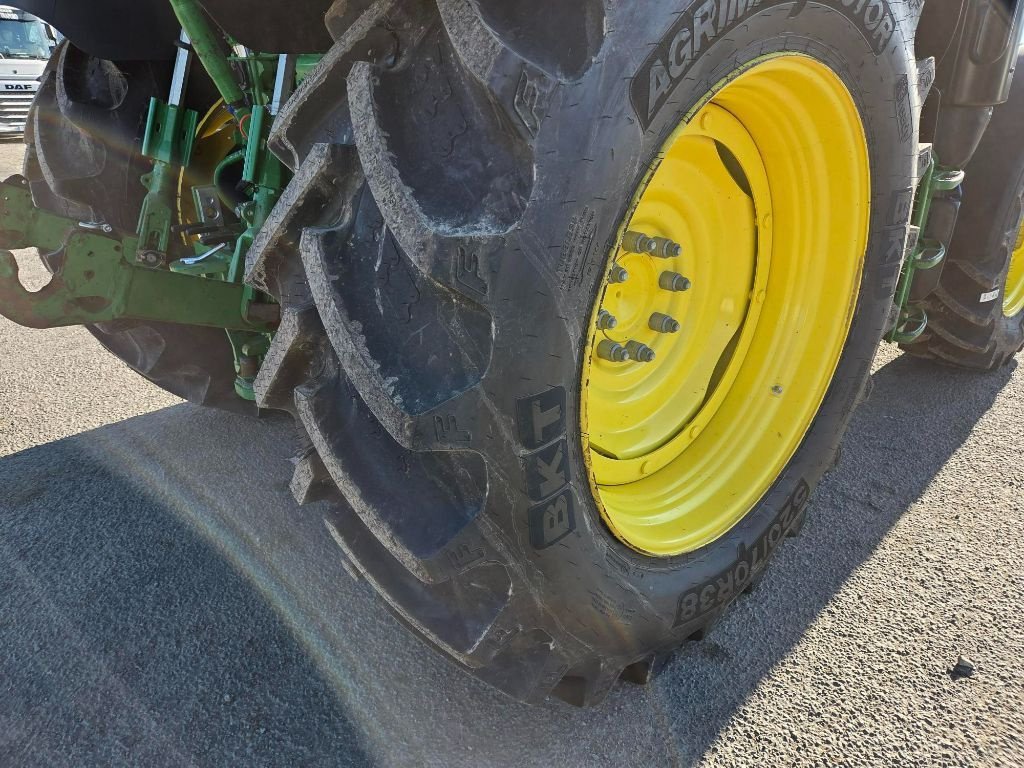 Traktor типа John Deere 6130R, Gebrauchtmaschine в ATHIS (Фотография 10)