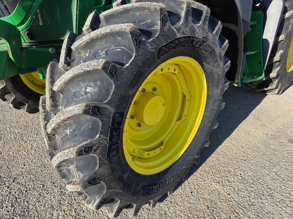 Traktor типа John Deere 6130R, Gebrauchtmaschine в ATHIS (Фотография 8)