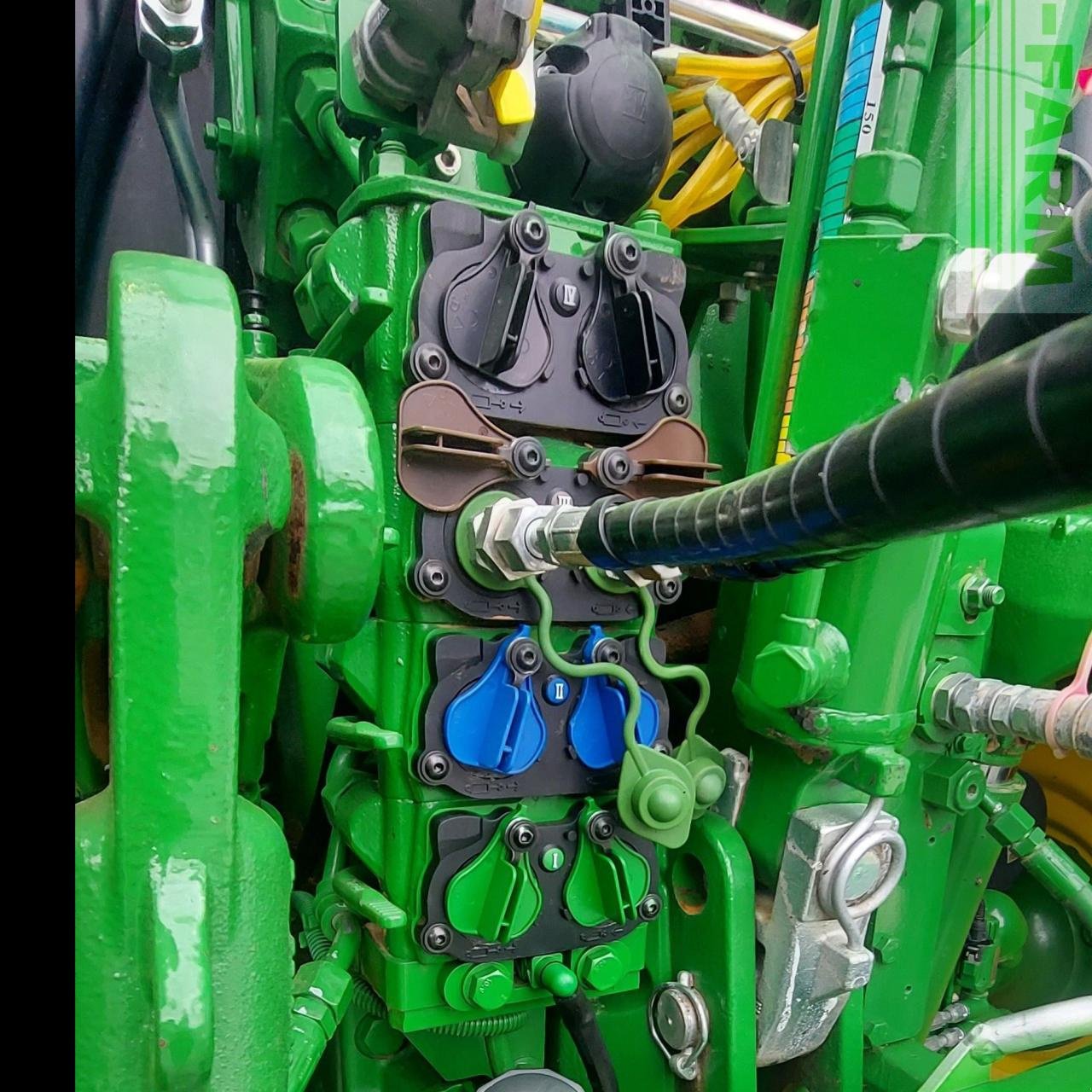 Traktor типа John Deere 6130R, Gebrauchtmaschine в OSIJEK (Фотография 9)