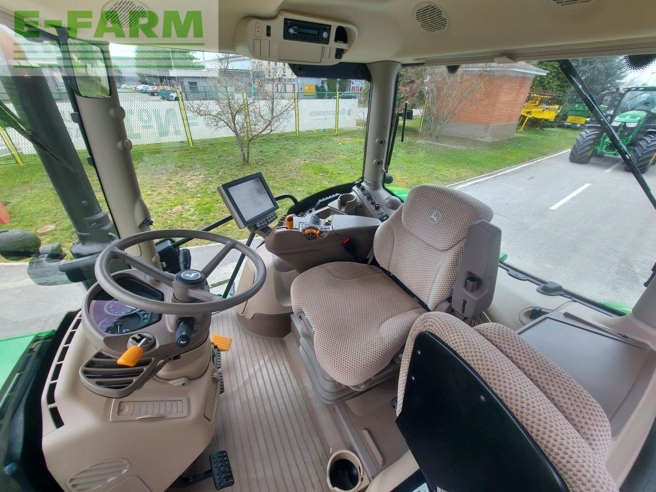 Traktor типа John Deere 6130R, Gebrauchtmaschine в OSIJEK (Фотография 16)