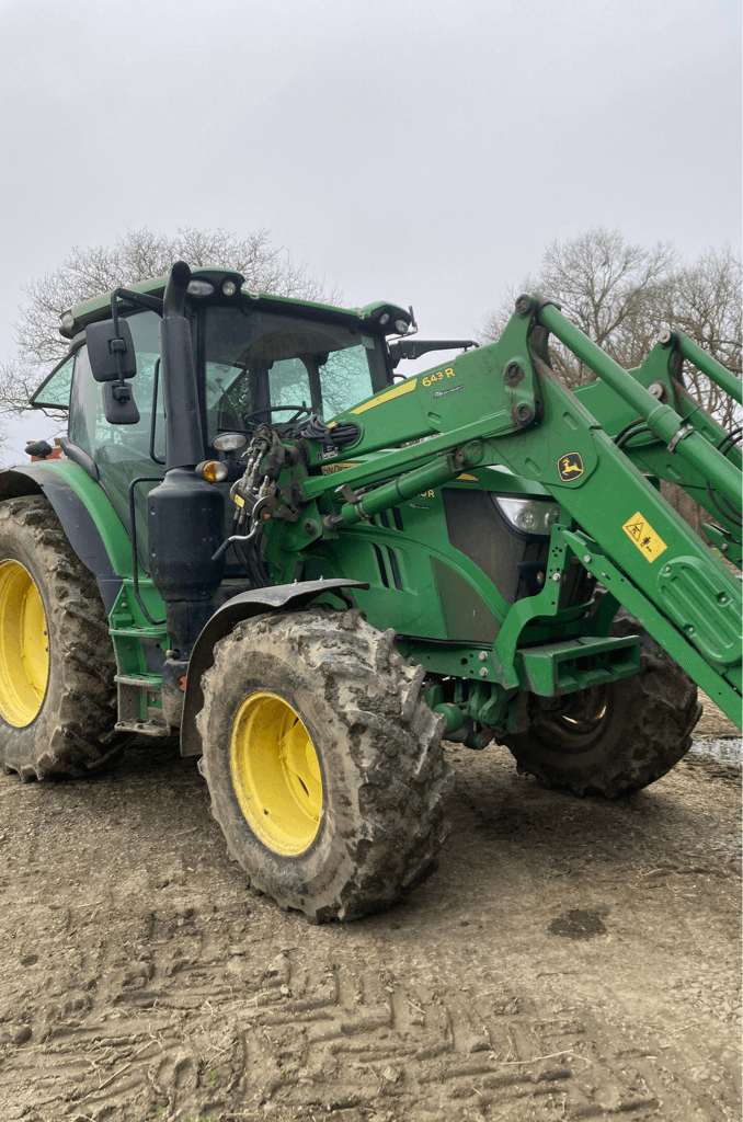 Traktor типа John Deere 6130R, Gebrauchtmaschine в TREMEUR (Фотография 1)