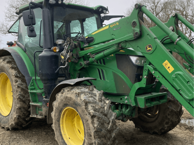 Traktor от тип John Deere 6130R, Gebrauchtmaschine в TREMEUR (Снимка 1)