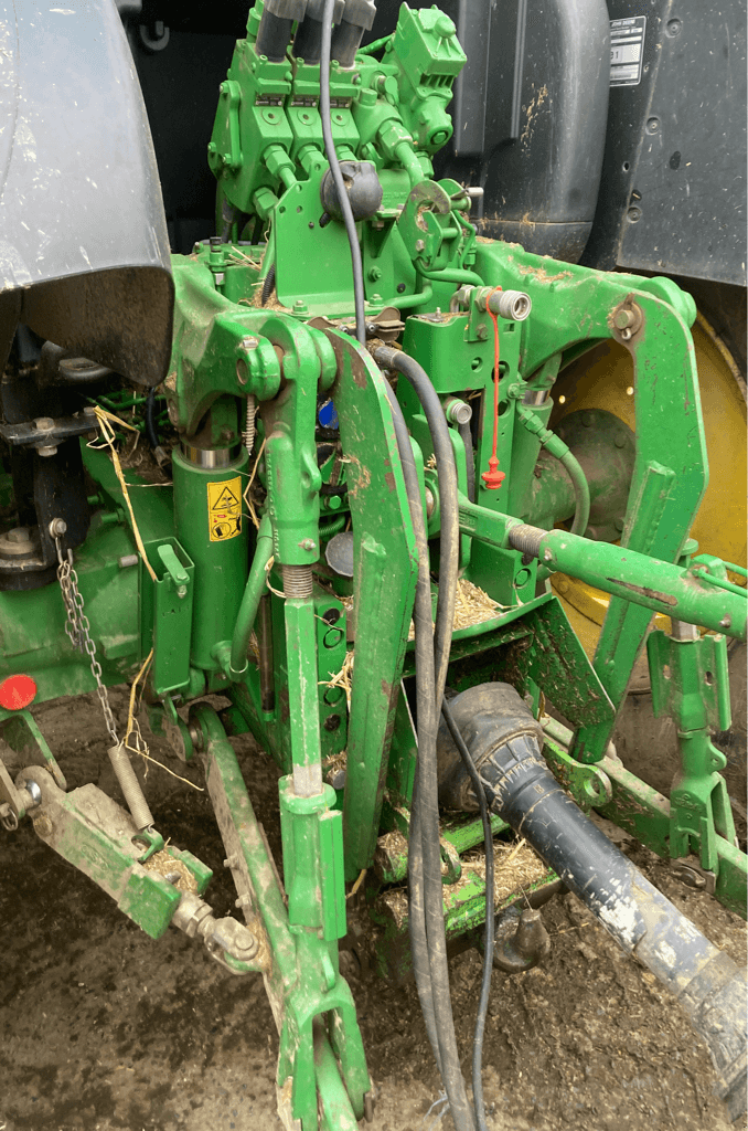Traktor типа John Deere 6130R, Gebrauchtmaschine в TREMEUR (Фотография 4)