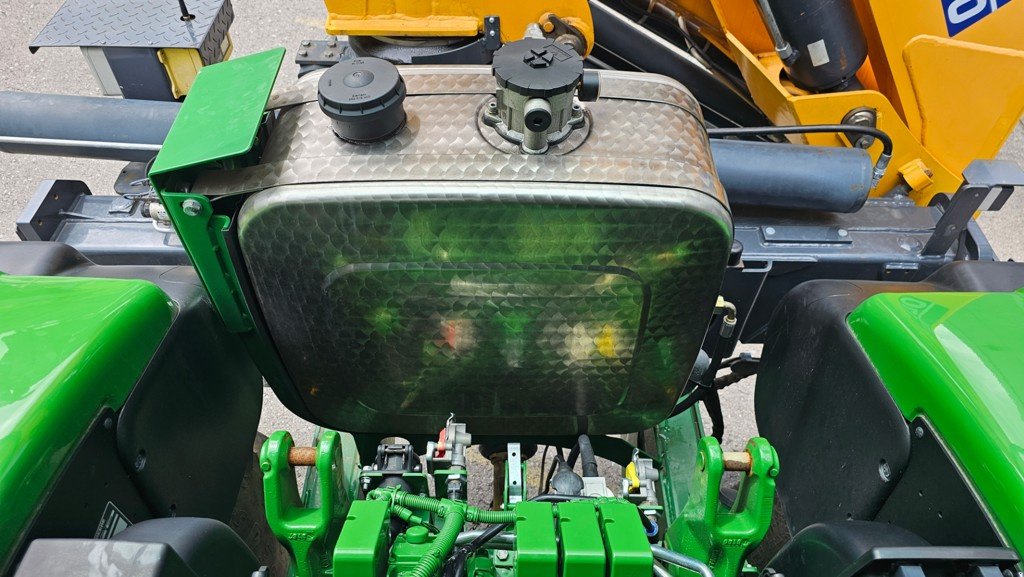 Traktor типа John Deere 6130R, Gebrauchtmaschine в Altendorf (Фотография 8)