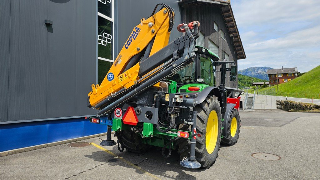 Traktor типа John Deere 6130R, Gebrauchtmaschine в Altendorf (Фотография 3)