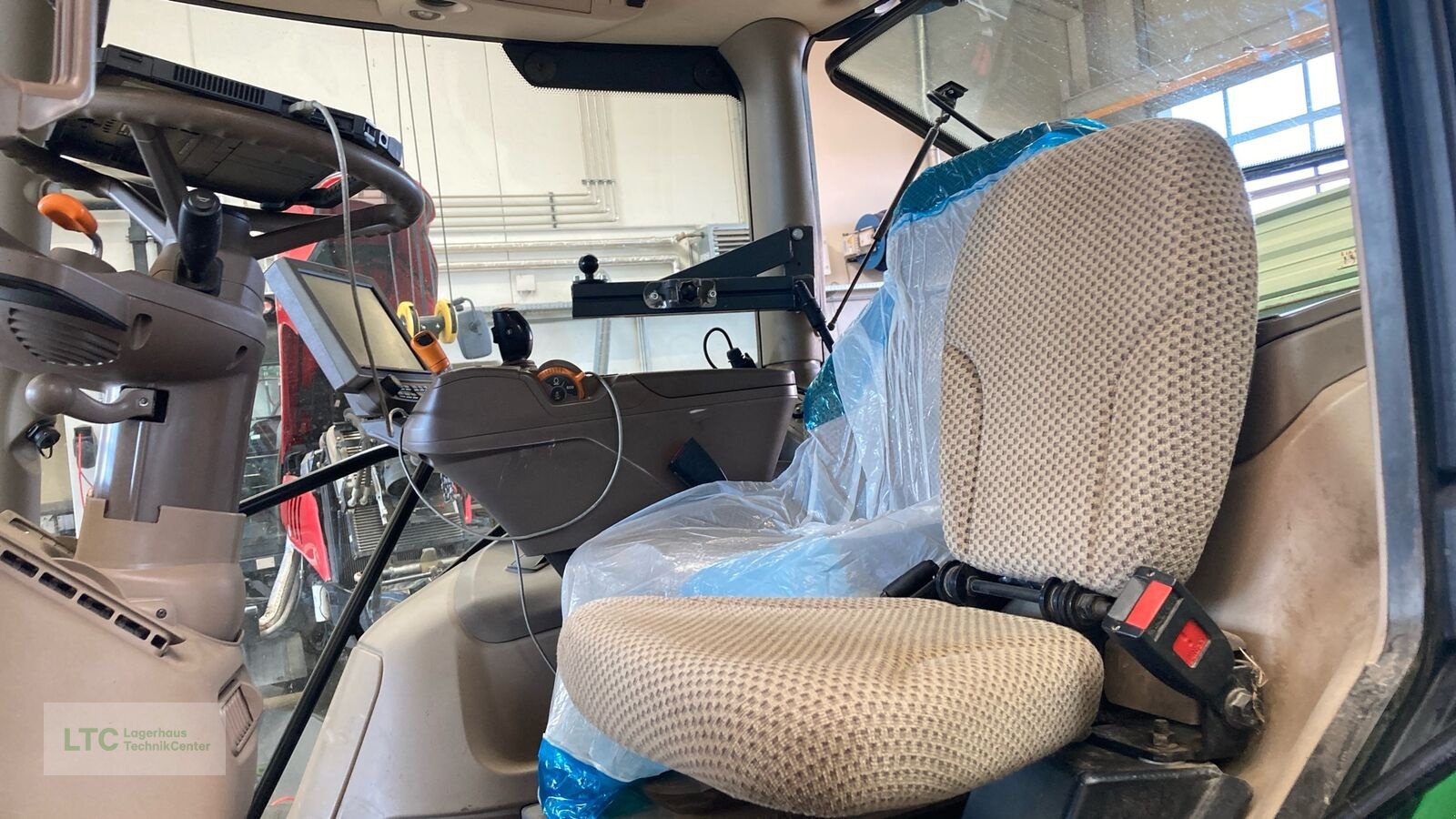 Traktor typu John Deere 6130R, Gebrauchtmaschine v Eggendorf (Obrázek 4)