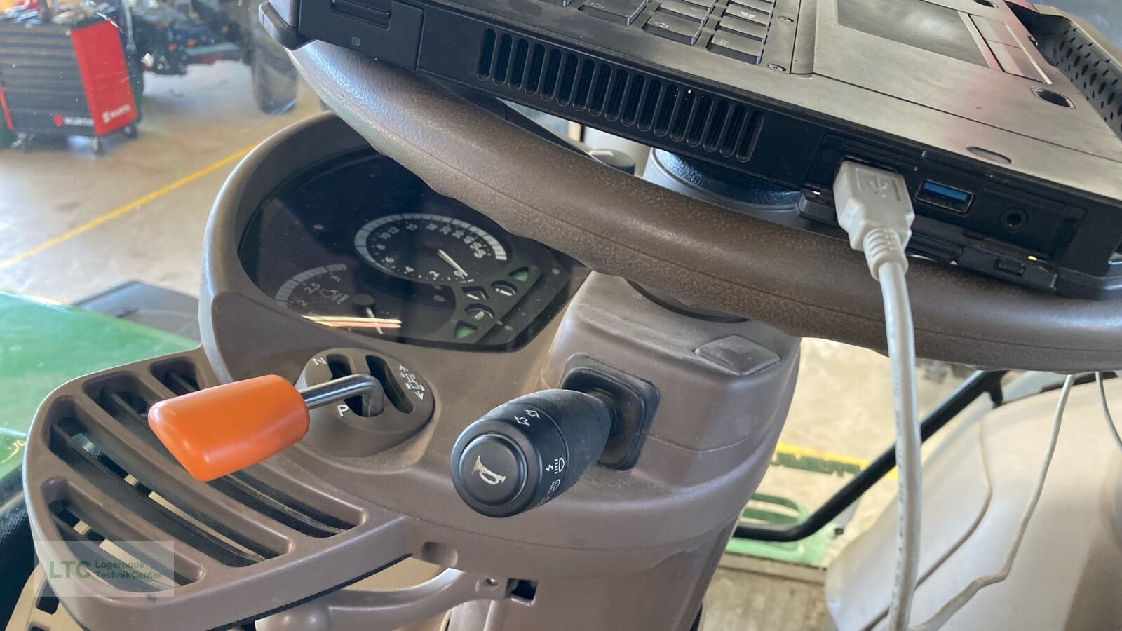 Traktor typu John Deere 6130R, Gebrauchtmaschine v Eggendorf (Obrázek 9)