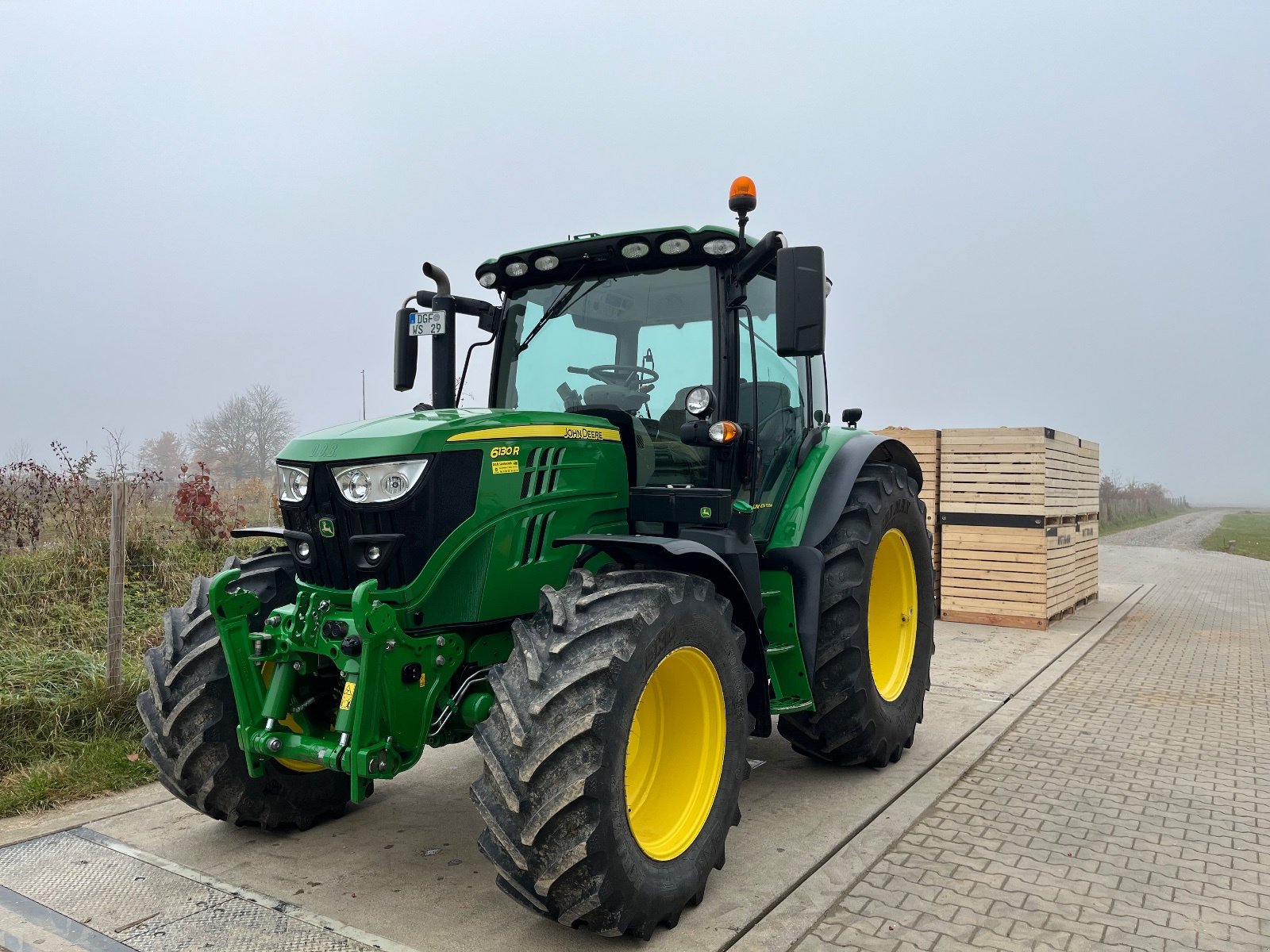 Traktor типа John Deere 6130R, Gebrauchtmaschine в Wallersdorf (Фотография 1)