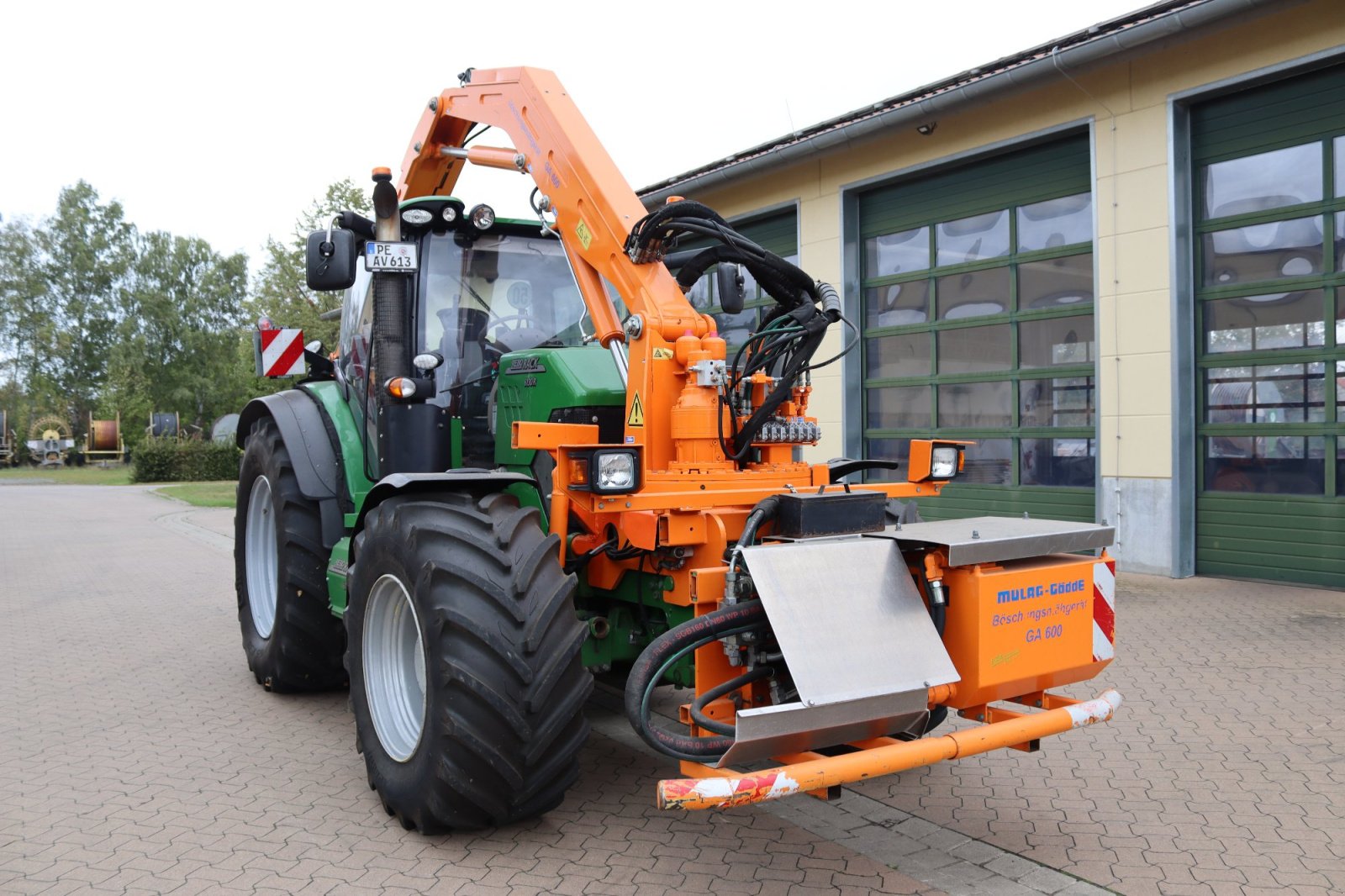 Traktor типа John Deere 6130R, Gebrauchtmaschine в Wendeburg (Фотография 1)